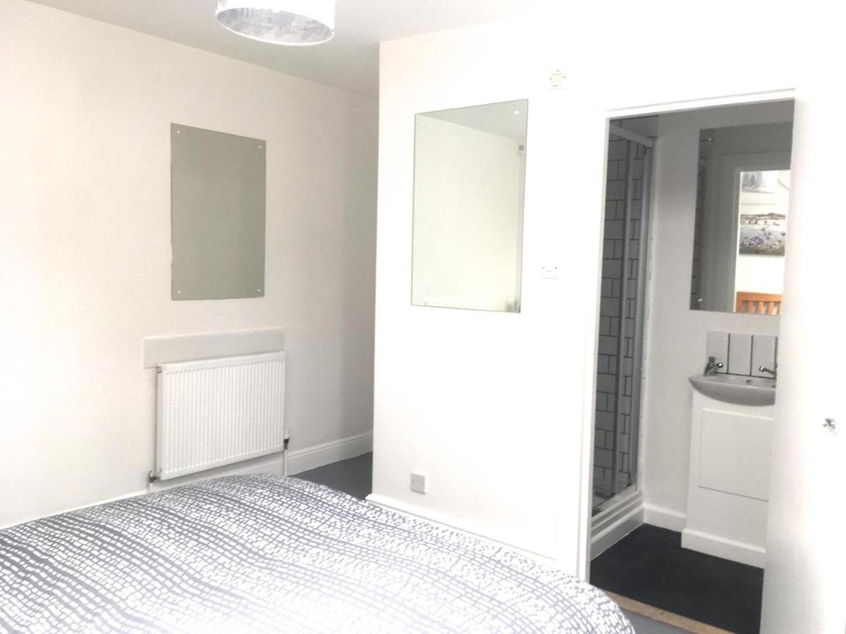 Palace Surf Lodge Newquay  Bagian luar foto